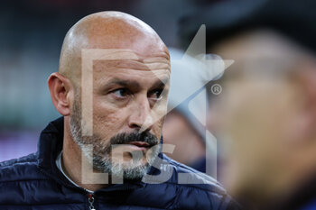 2022-11-13 - Vincenzo Italiano Head Coach of ACF Fiorentina during Serie A 2022/23 football match between AC Milan and ACF Fiorentina at Giuseppe Meazza Stadium, Milan, Italy on November 13, 2022 - AC MILAN VS ACF FIORENTINA - ITALIAN SERIE A - SOCCER