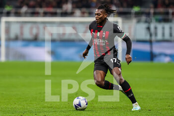 2022-11-13 - Rafael Leao of AC Milan in action during Serie A 2022/23 football match between AC Milan and ACF Fiorentina at Giuseppe Meazza Stadium, Milan, Italy on November 13, 2022 - AC MILAN VS ACF FIORENTINA - ITALIAN SERIE A - SOCCER