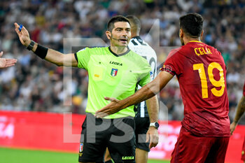 2022-09-04 - The referee of the match Fabio Maresca talks to Roma's Mehmet Celik - UDINESE CALCIO VS AS ROMA - ITALIAN SERIE A - SOCCER