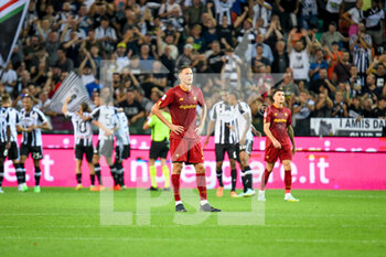 2022-09-04 - Disappointment of Roma's Nemanja Matic after Udinese's Sandi Lovric scores a goal - UDINESE CALCIO VS AS ROMA - ITALIAN SERIE A - SOCCER