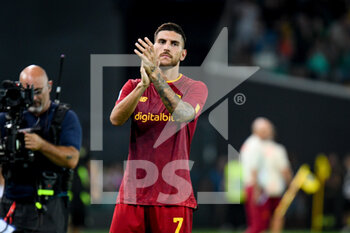 2022-09-04 - Roma's Lorenzo Pellegrini greets fans - UDINESE CALCIO VS AS ROMA - ITALIAN SERIE A - SOCCER