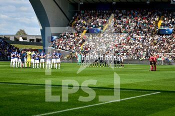2022-09-18 - Teams during the minute of silence - UDINESE CALCIO VS INTER - FC INTERNAZIONALE - ITALIAN SERIE A - SOCCER