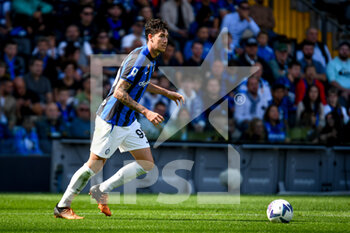 18/09/2022 - Inter's Alessandro Bastoni portrait in action - UDINESE CALCIO VS INTER - FC INTERNAZIONALE - SERIE A - CALCIO