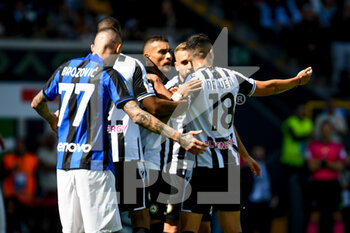 2022-09-18 - Udinese's Roberto Maximiliano Pereyra celebrates after scoring a goal - UDINESE CALCIO VS INTER - FC INTERNAZIONALE - ITALIAN SERIE A - SOCCER