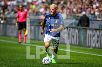 2022-09-18 - Inter's Federico Dimarco portrait in action - UDINESE CALCIO VS INTER - FC INTERNAZIONALE - ITALIAN SERIE A - SOCCER