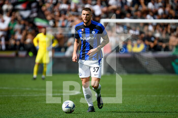 2022-09-18 - Inter's Milan Skriniar portrait in action - UDINESE CALCIO VS INTER - FC INTERNAZIONALE - ITALIAN SERIE A - SOCCER