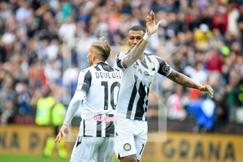 2022-10-23 - Udinese's Gerard Deulofeu celebrates after scoring a goal with Udinese's Walace Souza Silva - UDINESE CALCIO VS TORINO FC - ITALIAN SERIE A - SOCCER