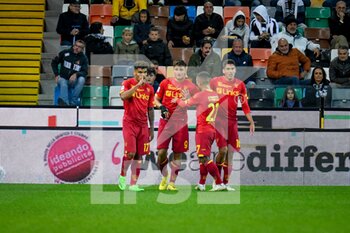 2022-11-04 - Lecce's Lorenzo Colombo celebrates after scoring a goal with teammates - UDINESE CALCIO VS US LECCE - ITALIAN SERIE A - SOCCER