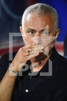 2022-08-14 - Coach José Mourinho( AS. Roma) during the Serie A 2022/23 match between US Salernitana1919 and AS Roma  Arechi  Stadium - US SALERNITANA VS AS ROMA - ITALIAN SERIE A - SOCCER