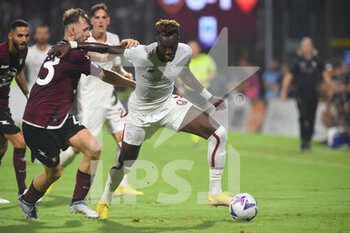 14/08/2022 - Norbert Gyömbér ( US. Salernitana 1919) and Tammy Abraham( AS. Roma) in action during the  during the Serie A 2022/23 match between US Salernitana1919 and AS Roma  Arechi  Stadium - US SALERNITANA VS AS ROMA - SERIE A - CALCIO