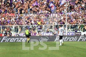 2022-09-03 - Kouame celebrating his goal under Fiorentina supporters - ACF FIORENTINA VS JUVENTUS FC - ITALIAN SERIE A - SOCCER
