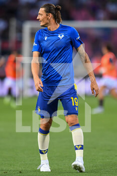 2022-08-21 - Hellas Verona's Milan Djuric portrait during warm up - BOLOGNA FC VS HELLAS VERONA - ITALIAN SERIE A - SOCCER