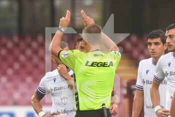 2022-08-28 - Davide Massa assigned the gol of 1-0 during the Serie A match between US Salernitana 1919 and UC Sampdoria at Stadio Arechi  ( Photo Agostino Gemito) - US SALERNITANA VS UC SAMPDORIA - ITALIAN SERIE A - SOCCER