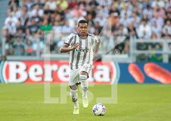 2022-08-27 - Alex Sandro of Juventus Fc during the Italian Serie A, football match between Juventus fc and As Roma, on August 27, 2022 at Allianz Stadium in Turin, Italy. Photo Nderim Kaceli - JUVENTUS FC VS AS ROMA - ITALIAN SERIE A - SOCCER