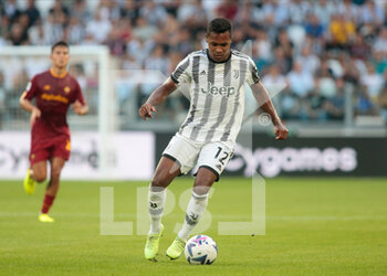 2022-08-27 - Alex Sandro of Juventus Fc during the Italian Serie A, football match between Juventus Fc and As Roma on August 27, 2022 at Allianz Stadium, Turin, Italy. Photo Nderim Kaceli - JUVENTUS FC VS AS ROMA - ITALIAN SERIE A - SOCCER