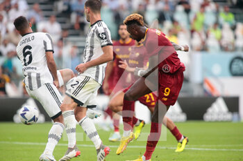 2022-08-27 - Tammy Abraham of As Roma during the Italian Serie A, football match between Juventus fc and As Roma, on August 27, 2022 at Allianz Stadium in Turin, Italy. Photo Nderim Kaceli - JUVENTUS FC VS AS ROMA - ITALIAN SERIE A - SOCCER