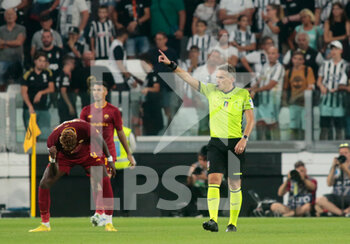 2022-08-27 - Refree Mr. Massimiliano Irrati whistling the end of the match during the Italian Serie A, football match between Juventus Fc and As Roma on August 27, 2022 at Allianz Stadium, Turin, Italy. Photo Nderim Kaceli - JUVENTUS FC VS AS ROMA - ITALIAN SERIE A - SOCCER