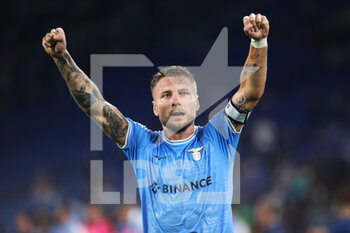 2022-08-26 - Ciro Immobile of Lazio celebrates the victory at the end of the Italian championship Serie A football match between SS Lazio and FC Internazionale on August 26, 2022 at Stadio Olimpico in Rome, Italy - FOOTBALL - ITALIAN CHAMP - LAZIO V INTERNAZIONALE - ITALIAN SERIE A - SOCCER