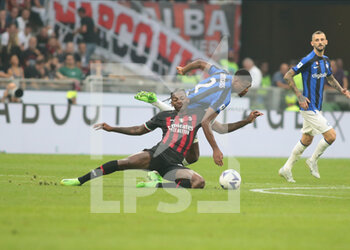 2022-09-03 - Rafael Leao of Ac Milan and Denzel Dumfries of Fc Inter during the Italian Serie A tootball match between Ac Milan and Fc Inter on 03 of September 2022 at Giuseppe Meazza _ San Siro Siro stadium in Milan, Italy. Photo Nderim Kaceli - AC MILAN VS INTER - FC INTERNAZIONALE - ITALIAN SERIE A - SOCCER