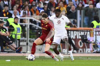 2022-11-13 - Nicola Zalewski of A.S. Roma during the 15th day of the Serie A Championship between A.S. Roma vs Torino F.C. on November 13, 2022 at the Stadio Olimpico, Rome, Italy. - AS ROMA VS TORINO FC - ITALIAN SERIE A - SOCCER
