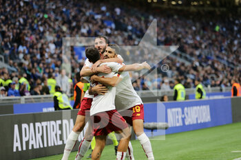 2022-10-01 - Paulo Dybala of As Roma celebrating with team mates after goal during the Italian Serie A, Football match between Fc Inter and As Roma on October 1, 2022 at San Siro Stadium, Milan, Italy. Photo Nderim Kaceli - INTER - FC INTERNAZIONALE VS AS ROMA - ITALIAN SERIE A - SOCCER