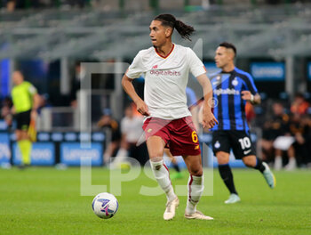2022-10-01 - Chris Smalling of As Roma during the Italian Serie A, Football match between Fc Inter and As Roma on October 1, 2022 at San Siro Stadium, Milan, Italy. Photo Nderim Kaceli - INTER - FC INTERNAZIONALE VS AS ROMA - ITALIAN SERIE A - SOCCER