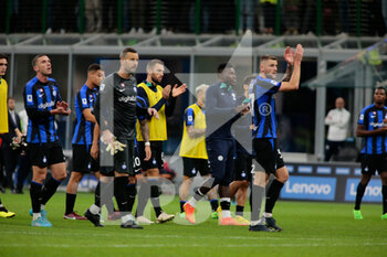 2022-10-01 - Fc Inter players  during the Italian Serie A, Football match between Fc Inter and As Roma on October 1, 2022 at San Siro Stadium, Milan, Italy. Photo Nderim Kaceli - INTER - FC INTERNAZIONALE VS AS ROMA - ITALIAN SERIE A - SOCCER