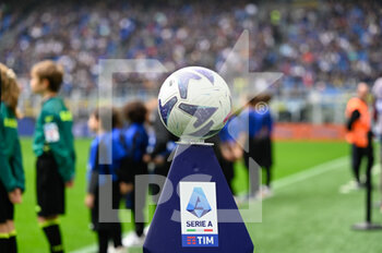 2022-10-16 - Match ball during the Italian Serie A tootball match between Inter FC Internazionale and US Salernitana on 16 of October 2022 at Giuseppe Meazza _ San Siro Siro stadium in Milan, Italy. Credit: Tiziano Ballabio - INTER - FC INTERNAZIONALE VS US SALERNITANA - ITALIAN SERIE A - SOCCER