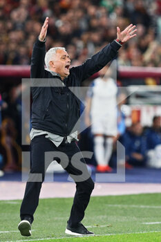 2022-11-06 - Jose' Mourinho head coach of Roma reacts during the Italian championship Serie A football match between AS Roma and SS Lazio on November 6, 2022 at Stadio Olimpico in Rome, Italy - FOOTBALL - ITALIAN CHAMP - AS ROMA V SS LAZIO - ITALIAN SERIE A - SOCCER