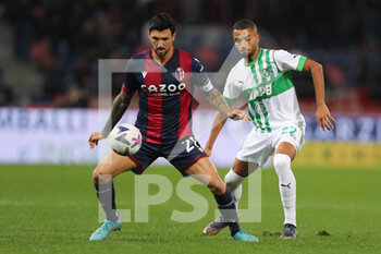2022-11-12 - Roberto Soriano (Bologna FC) and Jeremy Toljan (US Sassuolo) - BOLOGNA FC VS US SASSUOLO - ITALIAN SERIE A - SOCCER