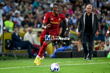 2022-09-04 - Roma's Tammy Abraham portrait in action - UDINESE CALCIO VS AS ROMA - ITALIAN SERIE A - SOCCER