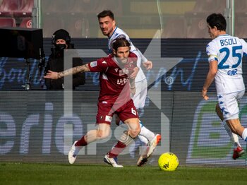 2022-01-15 - Loiacono Giuseppe (Reggina) carries the ball - REGGINA 1914 VS BRESCIA CALCIO - ITALIAN SERIE B - SOCCER