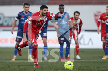 2022-01-16 - Mattia Valoti (AC Monza) scores his side's first goal of the match with a penalty kick - AC MONZA VS AC PERUGIA - ITALIAN SERIE B - SOCCER