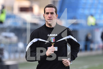 2022-01-22 - The referee Giovanni Ayroldi during warmup - SPAL VS AC PISA - ITALIAN SERIE B - SOCCER