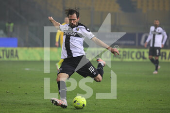 2022-01-21 - Franco Vazquez of PARMA CALCIO in action during the Serie B match between Parma Calcio and Frosinone Calcio at Ennio Tardini on January 21, 2022 in Parma, Italy. - PARMA CALCIO VS FROSINONE CALCIO - ITALIAN SERIE B - SOCCER