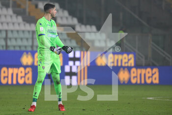 2022-01-21 - Federico Ravaglia of FROSINONE CALCIO celebrates the victory during the Serie B match between Parma Calcio and Frosinone Calcio at Ennio Tardini on January 21, 2022 in Parma, Italy. - PARMA CALCIO VS FROSINONE CALCIO - ITALIAN SERIE B - SOCCER