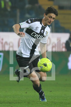 2022-01-21 - Roberto Inglese of PARMA CALCIO in action during the Serie B match between Parma Calcio and Frosinone Calcio at Ennio Tardini on January 21, 2022 in Parma, Italy. - PARMA CALCIO VS FROSINONE CALCIO - ITALIAN SERIE B - SOCCER