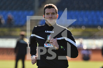 2022-02-12 - The referee Davide Ghersini during warmup - AC PISA VS TERNANA CALCIO - ITALIAN SERIE B - SOCCER