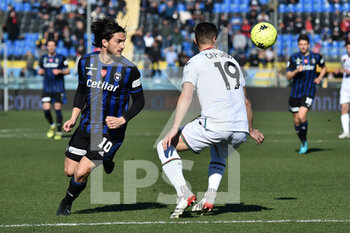 2022-02-12 - Ernesto Torregrossa (Pisa) in action against Marco Capuano (Ternana) - AC PISA VS TERNANA CALCIO - ITALIAN SERIE B - SOCCER
