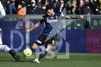 2022-02-12 - Marius Marin (Pisa) hits the ball - AC PISA VS TERNANA CALCIO - ITALIAN SERIE B - SOCCER