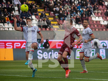 2022-02-12 - Kupisz Tomasz Reggina carries the ball - REGGINA 1914 VS FC CROTONE - ITALIAN SERIE B - SOCCER