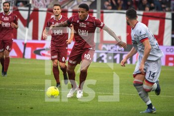 2022-02-12 - Michael Folorunsho Reggina carries the ball - REGGINA 1914 VS FC CROTONE - ITALIAN SERIE B - SOCCER