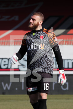 2022-02-12 - Michele Di Gregorio of AC Monza in action during the Serie B match between AC Monza vs Spal on February 12, 2022 at the U-Power Stadium in Monza - AC MONZA VS SPAL - ITALIAN SERIE B - SOCCER