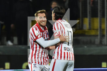 2022-02-15 - Players of Vicenza after the goal of 0-2 - AC PISA VS LR VICENZA - ITALIAN SERIE B - SOCCER