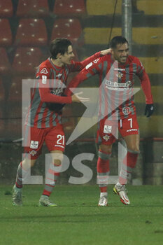 2022-02-15 - Stabile Jaime Baez of US CREMONESE celebrates with Nicolò Fagioli of US CREMONESE during the Serie B match between US Cremonese and PARMA CALCIO at Giovanni Zini on February 15, 2022 in Cremona, Italy. - US CREMONESE VS PARMA CALCIO - ITALIAN SERIE B - SOCCER
