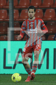 2022-02-15 - Leonardo Sernicola of US CREMONESE in action during the Serie B match between US Cremonese and Parma Calcio at Giovanni Zini on February 15, 2022 in Cremona, Italy. - US CREMONESE VS PARMA CALCIO - ITALIAN SERIE B - SOCCER