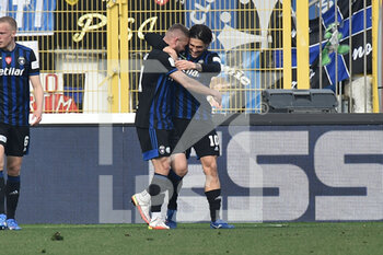 2022-02-19 - George Puscas (Pisa) and Ernesto Torregrossa (Pisa) after goal of 1-1 - AC MONZA VS AC PISA - ITALIAN SERIE B - SOCCER
