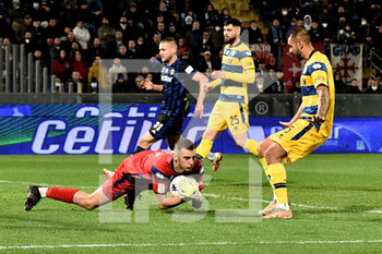 2022-02-22 - Martin  Turk (Parma) saves his goal - AC PISA VS PARMA CALCIO - ITALIAN SERIE B - SOCCER