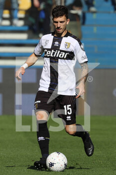 2022-02-26 - Enrico Delprato of PARMA CALCIO in action during the Serie B match between Parma Calcio and Spal at Ennio Tardini on February 26, 2022 in Parma, Italy. - PARMA CALCIO VS SPAL - ITALIAN SERIE B - SOCCER