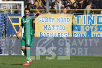 2022-02-26 - Gianluigi Buffon of PARMA CALCIO gestures during the Serie B match between Parma Calcio and Spal at Ennio Tardini on February 26, 2022 in Parma, Italy. - PARMA CALCIO VS SPAL - ITALIAN SERIE B - SOCCER